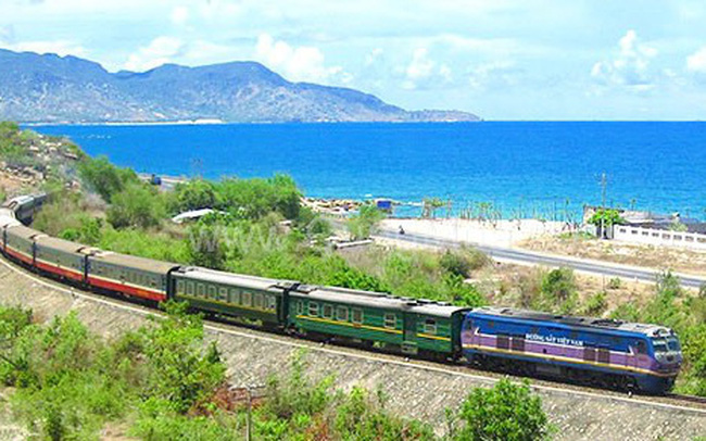 22 đoàn tàu đi qua ga Vinh sẽ được nối thêm toa tàu nhằm phục vụ nhu cầu đi lại khi Cảng hàng không quốc tế Vinh tạm đóng cửa.