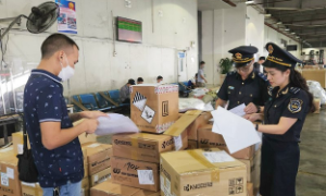 Thu ngân sách ngành hải quan vượt 220.000 tỷ đồng, tăng 10,3% so với cùng kỳ trong nửa đầu năm