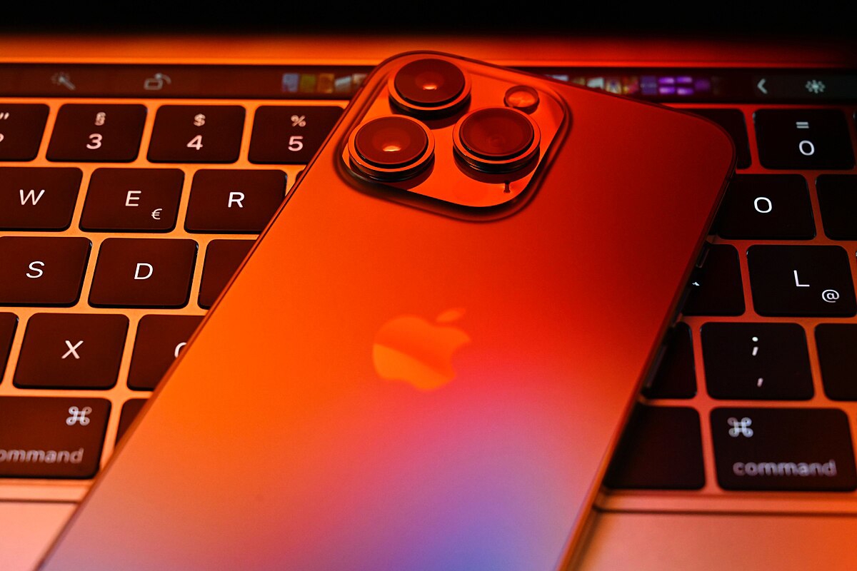 Trung bình, trước khi một mẫu iPhone mới được ra mắt Apple có thể kiểm tra tới 10.000 thiết bị để đảm bảo chất lượng. 
