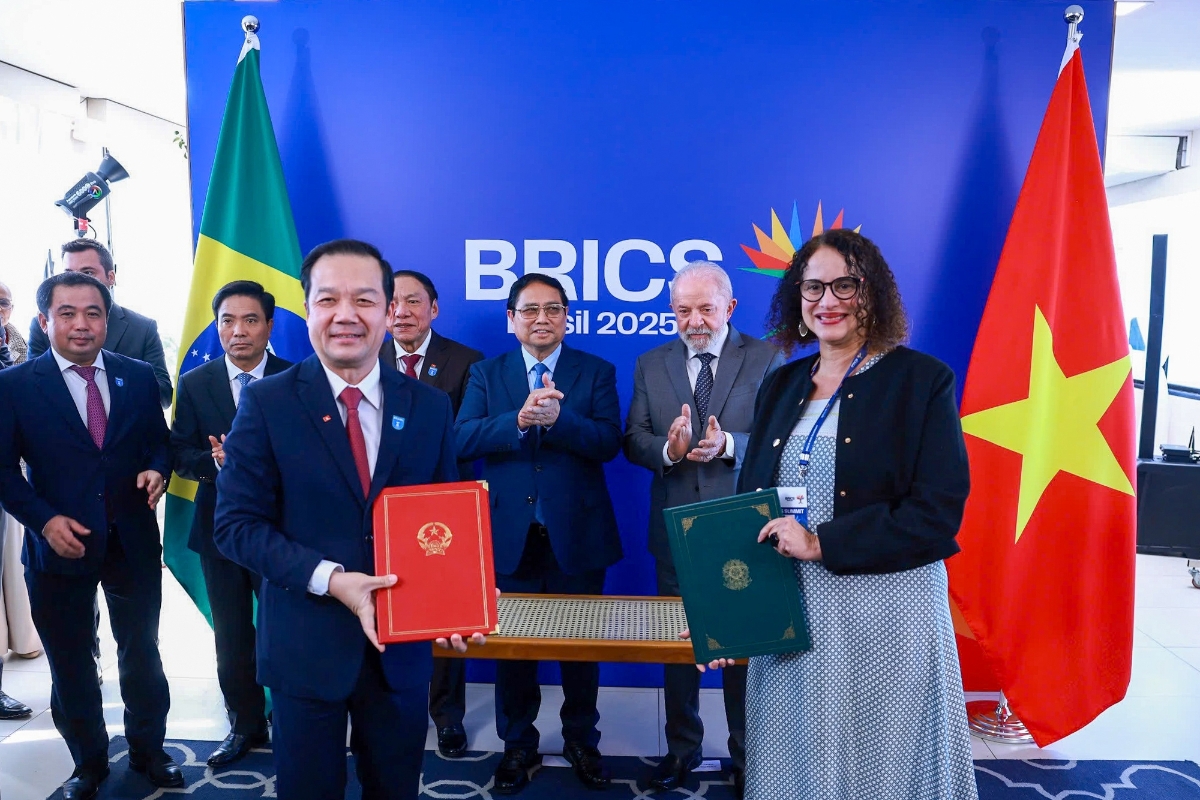 Thủ tướng Ch&iacute;nh phủ v&agrave; Tổng thống Brazil chứng kiến Lễ trao Bản ghi nhớ hợp t&aacute;c khoa học-c&ocirc;ng nghệ, đổi mới s&aacute;ng tạo v&agrave; chuyển đổi số - Ảnh: VGP