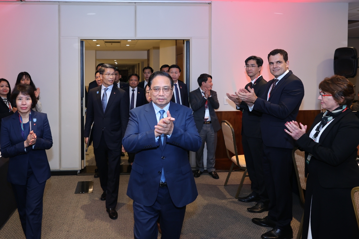 Thủ tướng đến dự Diễn đàn - Ảnh: VGP