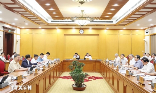 Kết luận của Bộ Chính trị, Ban Bí thư về một số nhiệm vụ tiếp tục xây dựng tổ chức, hoạt động của đơn vị hành chính 2 cấp