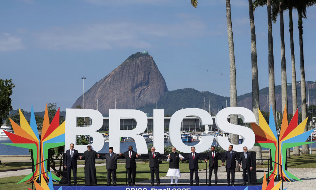 Các nhà lãnh đạo BRICS ở hội nghị thượng đỉnh của khối ở Rio de Janeiro ngày 6/7 - Ảnh: Reuters.