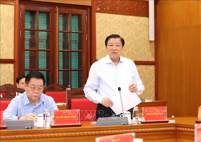 Trưởng Ban Nội ch&iacute;nh Trung ương Phan Đ&igrave;nh Trạc, Ph&oacute; Trưởng Ban Thường trực Ban Chỉ đạo ph&aacute;t biểu tại phi&ecirc;n họp - Ảnh: TTXVN