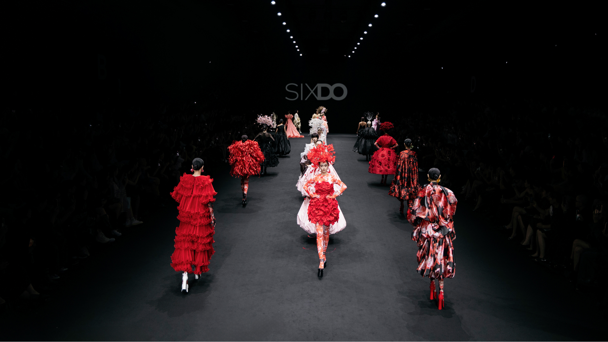 Thương hiệu Sixdo trình diễn tại Tuần lễ thời trang Thượng Hải 2024.