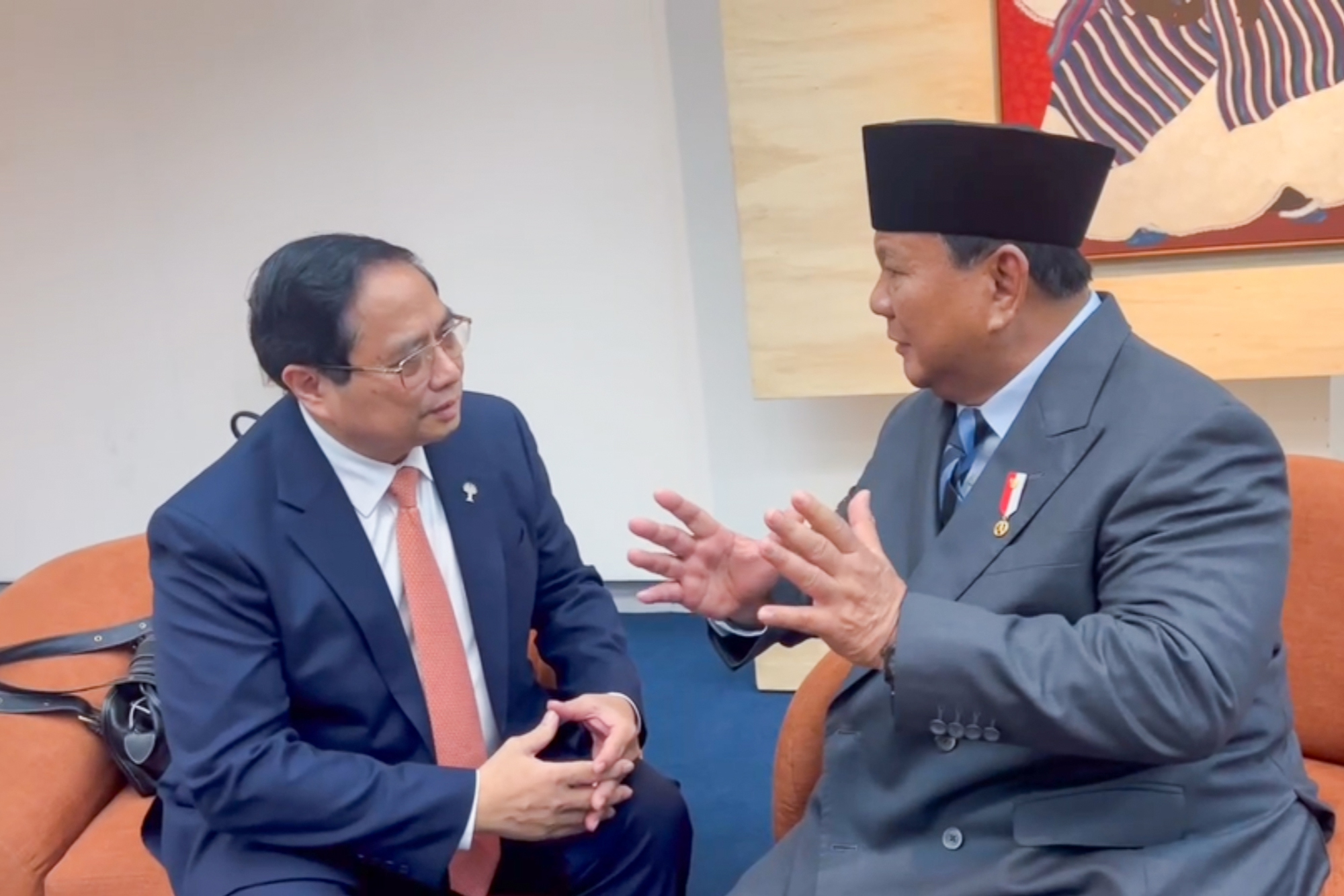 Thủ tướng Chính phủ Phạm Minh Chính gặp Tổng thống Indonesia Prabowo Subianto - Ảnh: VGP