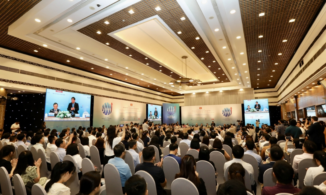 Các chuyên gia kinh tế đã đề xuất các giải pháp cụ thế giúp Việt Nam vững vàng đạt mục tiêu tăng trưởng tại Diễn đàn Tăng trưởng kinh tế Việt Nam 2025 với chủ đề “Các giải pháp chiến lược & thực tiễn thúc đẩy tăng trưởng kinh tế cao & bền vững trong bối cảnh mới”.