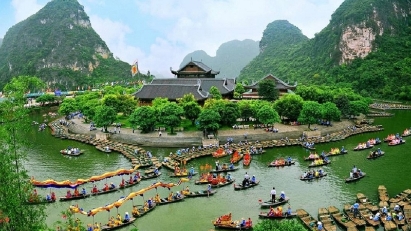 Retail sales of goods and services reach $129.7 bln in H1, increasing 9.3% 