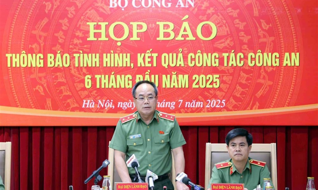 Trung tướng Nguyễn Thanh Tùng, Giám đốc Công an TP Hà Nội thông tin tại buổi họp báo. Ảnh: Cổng thông tin điện tử Bộ Công an.