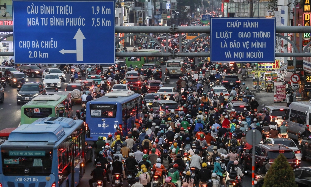 Một điểm kẹt xe ở TP.HCM trên đại lộ Phạm Văn Đồng.