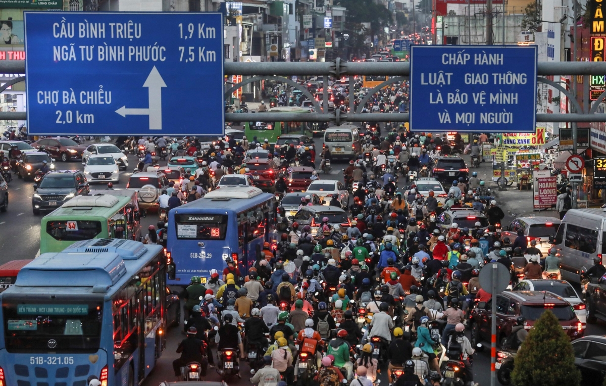 Một điểm kẹt xe ở TP.HCM trên đại lộ Phạm Văn Đồng.