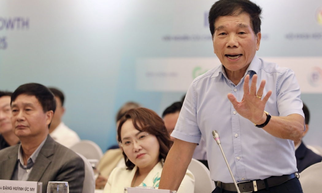 Ông Nguyễn Quốc Hiệp, Chủ tịch Hiệp hội nhà thầu xây dựng Việt Nam (VACC) và Công ty GP.Invest phát biểu tại diễn đàn.
