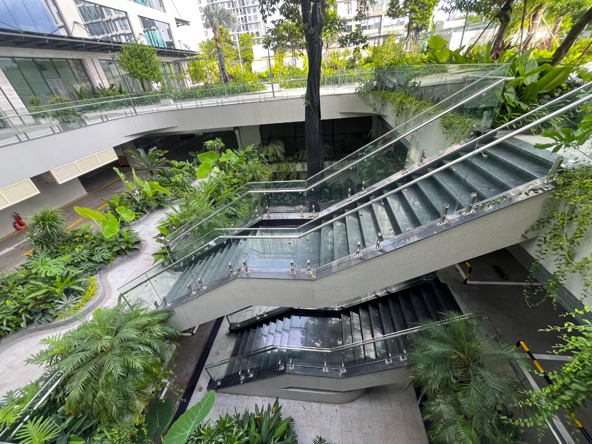 N&acirc;ng tầm trải nghiệm l&agrave;m việc với kh&ocirc;ng gian xanh bao phủ Pearl Tower.