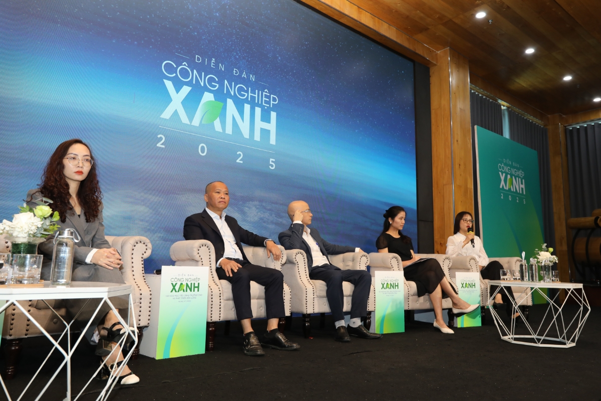 Tại tọa đàm, các ý kiến doanh nghiệp đều kiến nghị Nhà nước nên có những cơ chế về khuyến khích để sử dụng những sản phẩm xanh. Ảnh: Việt Dũng.
