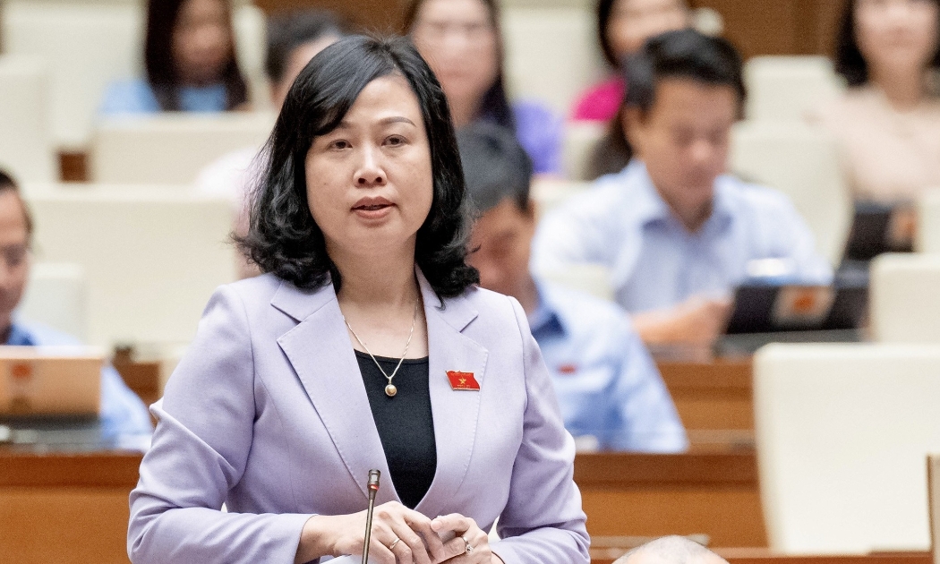 Bộ trưởng Bộ Y tế Đào Hồng Lan cho biết Bộ Y tế đang đề xuất quy định tăng gấp đôi mức phạt vi phạm hành chính về an toàn thực phẩm: Ảnh: Lê Bảo.
