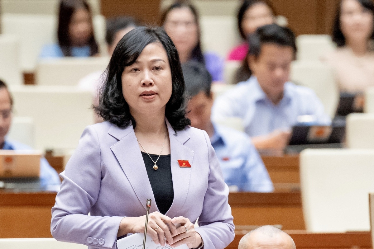 Bộ trưởng Bộ Y tế Đào Hồng Lan cho biết Bộ Y tế đang đề xuất quy định tăng gấp đôi mức phạt vi phạm hành chính về an toàn thực phẩm: Ảnh: Lê Bảo.