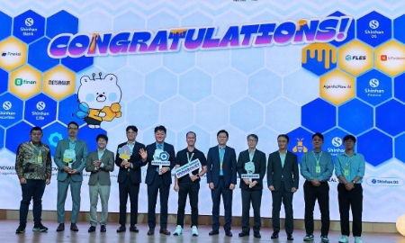 Ban tổ chức chúc mừng 6 startup vào vòng tăng tốc Đổi mới sáng tạo mở Global Shinhan InnoBoost 2025, chiều 11/7.