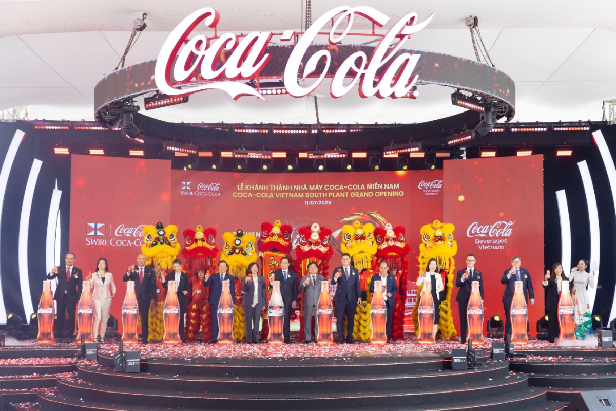 Nhà máy tại Tây Ninh có quy mô lớn nhất trong ba cơ sở sản xuất của Coca-Cola tại Việt Nam với vốn đầu tư 136 triệu USD chính thức đi vào hoạt động.