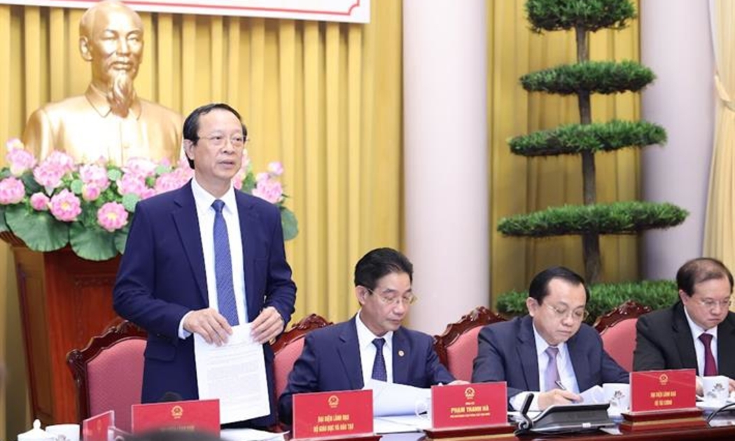 Thứ trưởng Thường trực Phạm Ngọc Thưởng trao đổi các nội dung mà báo chí quan tâm. Ảnh: MOJ.