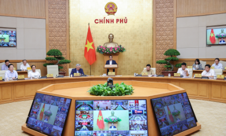 Thủ tướng chủ trì Hội nghị trực tuyến Chính phủ với 34 tỉnh thành và hơn 3.300 xã, phường, đặc khu - Ảnh: VGP