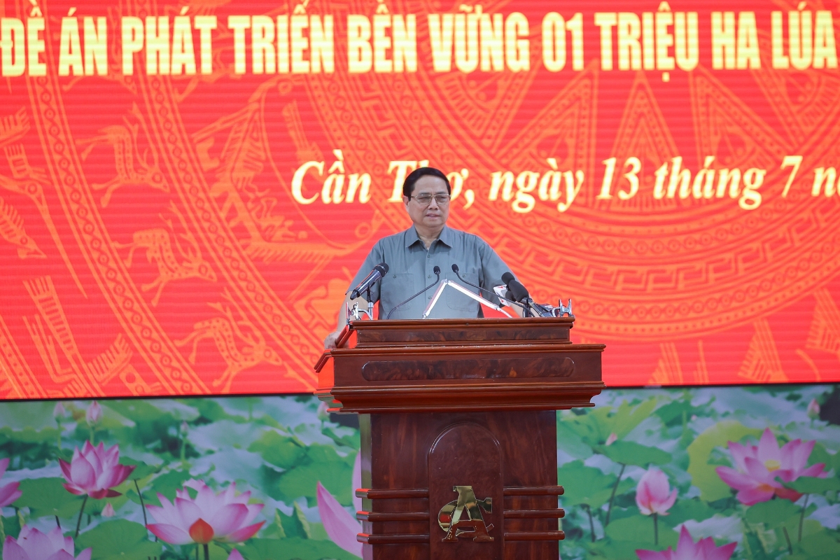 Thủ tướng Phạm Minh Ch&iacute;nh nhấn mạnh ĐBSCL cần đo&agrave;n kết hơn nữa, bứt ph&aacute;, thần tốc hơn nữa - Ảnh: VGP/Nhật Bắc.