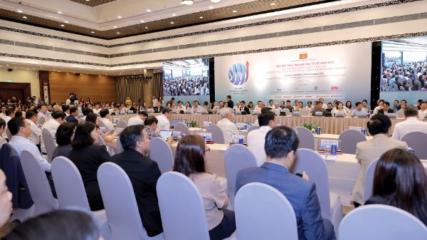 Xác định “điểm nghẽn” pháp luật, giải phóng nguồn lực để tăng trưởng kinh tế