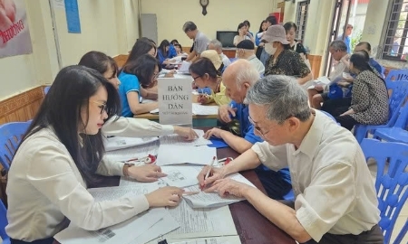Người hưởng đăng ký mở tài khoản nhận lương hưu.