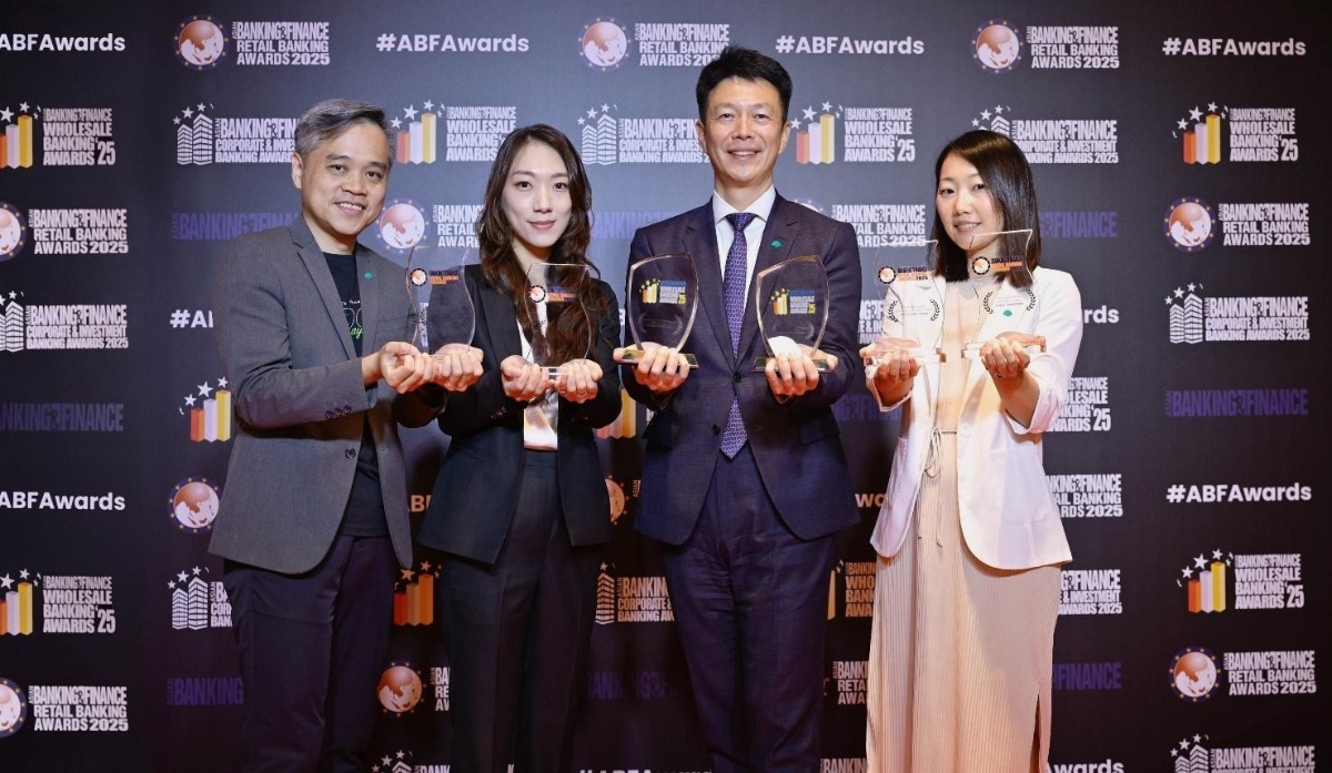 Các đại diện của CUB và CUBHCM tại sự kiện The Asian Banking & Finance - Retail Banking Awards 2025. Ảnh: CUB.