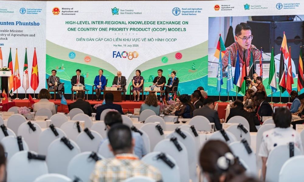 Toàn cảnh Diễn đàn đàn Cấp cao liên khu vực về mô hình Mỗi xã một sản phẩm (OCOP). 