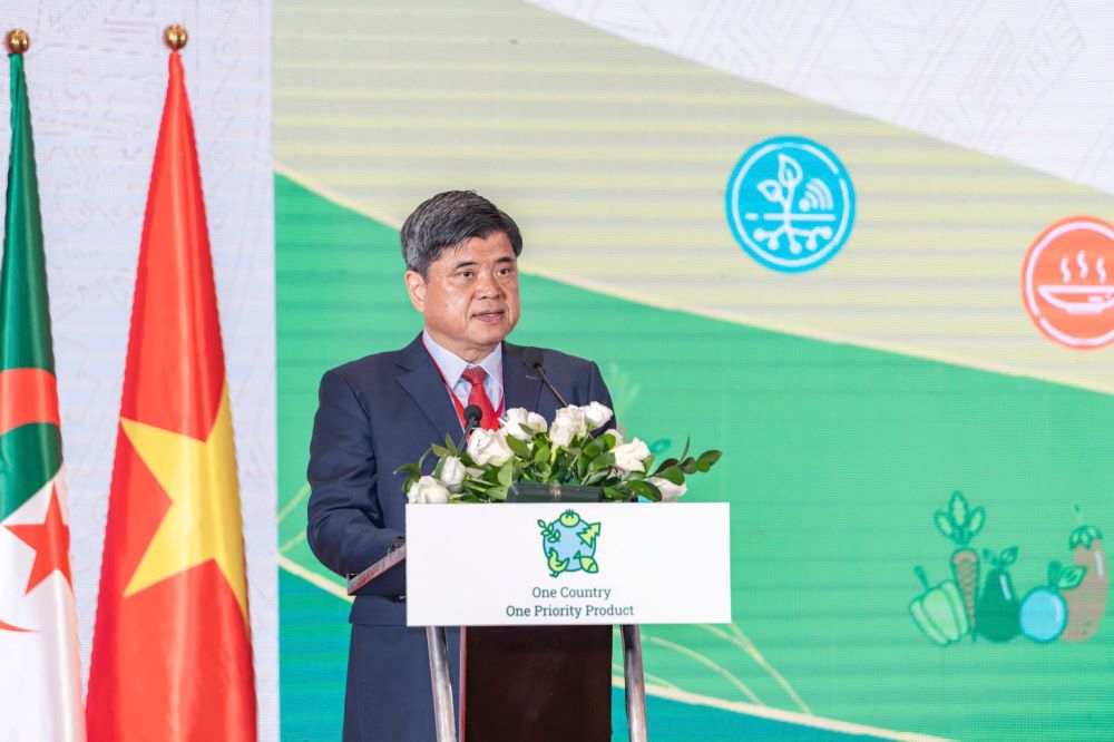 Thứ trưởng Trần Thanh Nam: "OCOP không chỉ đơn thuần là thương hiệu mà là một mô hình phát triển tổng thể, tích hợp giữa nhà nước, doanh nghiệp, hợp tác xã và nông dân".