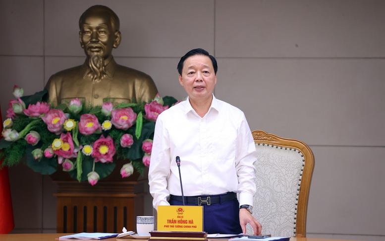 Ủy viên Trung ương Đảng, Ủy viên Ban Thường vụ Đảng ủy Chính phủ, Phó Thủ tướng Trần Hồng Hà, Tổ trưởng Tổ Chỉ đạo số 3 của Đảng bộ Chính phủ nhiệm kỳ 2025 - 2030, chủ trì buổi làm việc. (Ảnh: VGP)