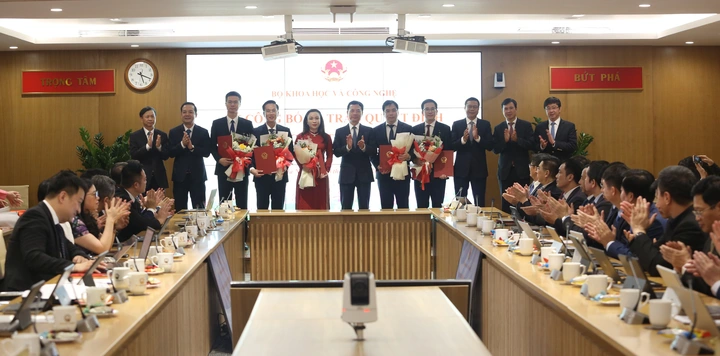 Theo Bộ trưởng Nguyễn Mạnh Hùng, việc điều động, bổ nhiệm lần này là sự luân chuyển cán bộ nhằm giúp các cán bộ được học hỏi, trưởng thành, làm việc trong môi trường mới và chuẩn bị cho sự phát triển tiếp theo.