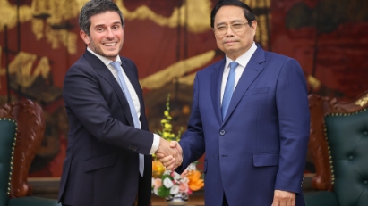 PM urges FTSE Russell to support Vietnam's emerging market push amid key reforms