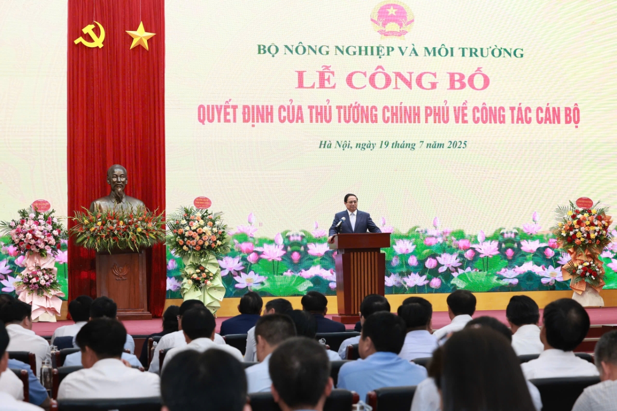 Thủ tướng Phạm Minh Ch&iacute;nh ph&aacute;t biểu chỉ đạo tại lễ c&ocirc;ng bố.