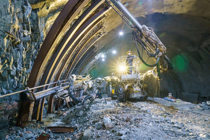 Six-lane Vung Ang - Bung expressway section to be complete 