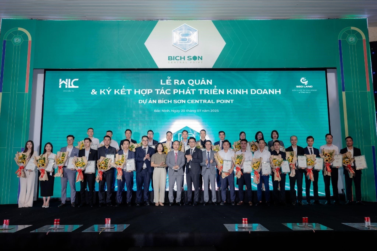 Lễ ký kết chiến lược giữa SGO Land và 15 đơn vị tư vấn chiến lược dự án Bích Sơn Central Point.
