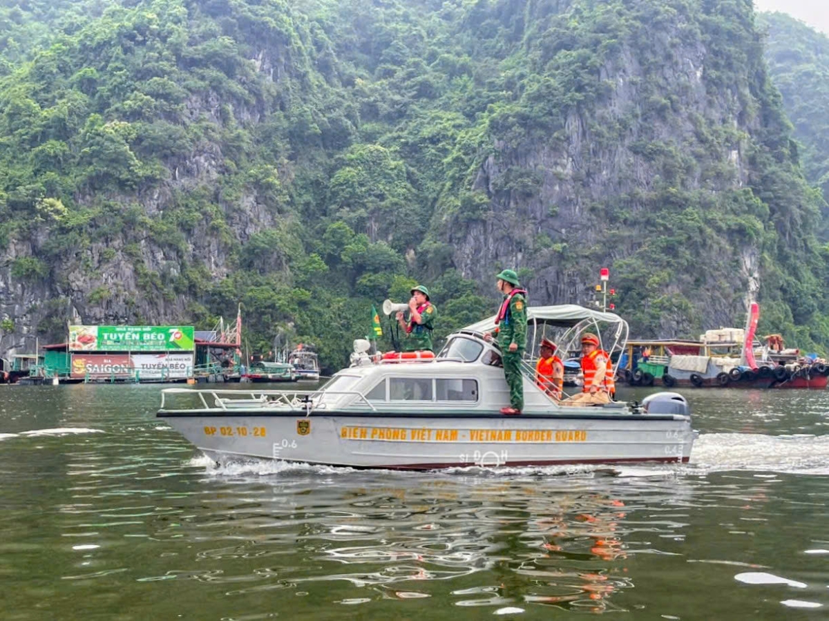 Bộ đội Biên phòng Hải Phòng kêu gọi phương tiện di chuyển tránh trú bão