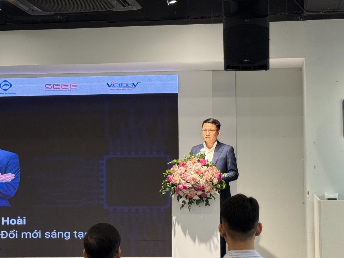 &Ocirc;ng V&otilde; Xu&acirc;n Ho&agrave;i, Ph&oacute; Gi&aacute;m đốc Trung t&acirc;m Đổi mới s&aacute;ng tạo Quốc gia (NIC), ph&aacute;t biểu tại hội thảo.