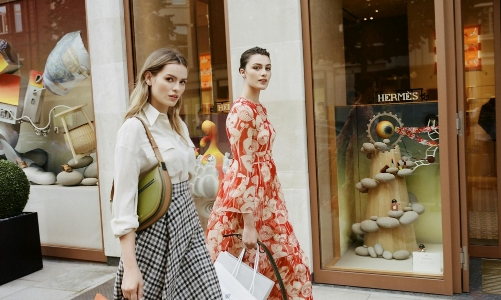 Người tiêu dùng Mỹ có tiếp tục mua sắm xa xỉ?