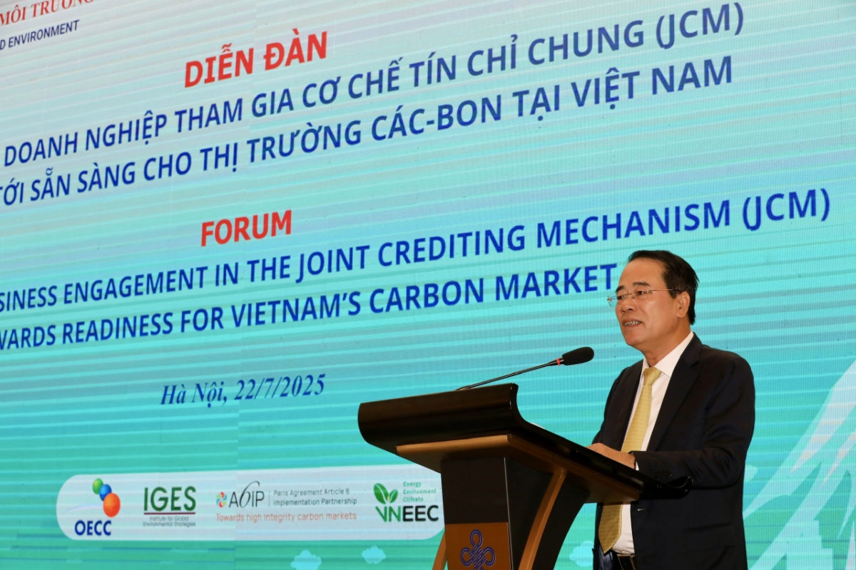 Ông Tăng Thế Cường, Cục trưởng Cục Biến đổi khí hậu, Bộ Nông nghiệp và Môi trường phát biểu khai mạc Diễn đàn. (Ảnh: Việt Dũng).