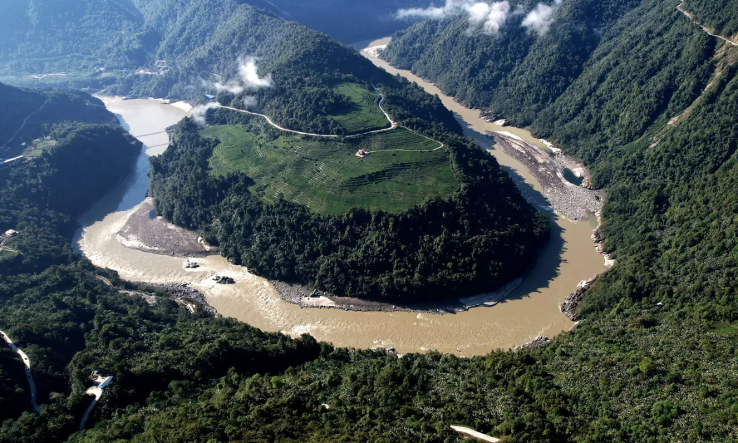 Một đoạn sông Yarlung Tsangpo ở khu tự trị Tây Tạng, Trung Quốc - Ảnh: Getty Images