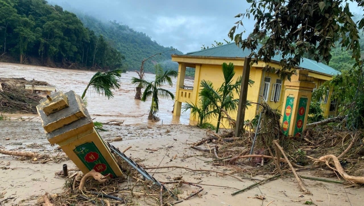 Trường Tiểu học Bắc L&yacute; 2 (x&atilde; Bắc L&yacute;) bị thiệt hại nặng nề do mưa lũ