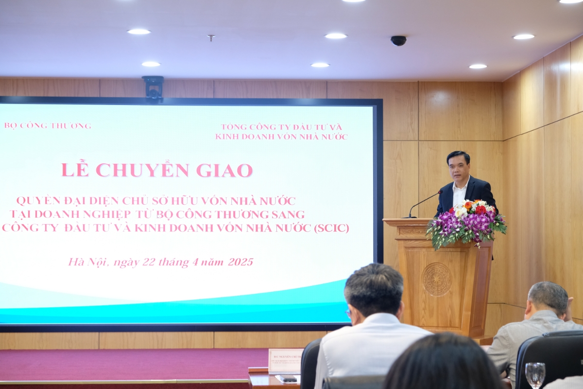 &Ocirc;ng Nguyễn Ch&iacute; Th&agrave;nh, B&iacute; thư Đảng ủy, Chủ tịch Hội đồng Th&agrave;nh vi&ecirc;n SCIC, ph&aacute;t biểu tại buổi lễ.