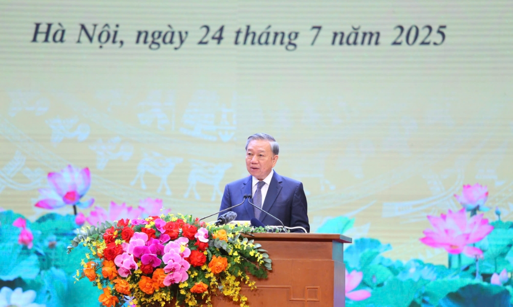 Tổng Bí thư Tô Lâm dự cuộc gặp mặt người có công, nhân chứng lịch sử tiêu biểu, sáng 24/7. Ảnh: BTC.