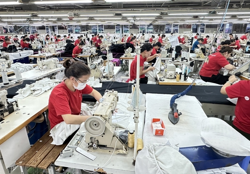 Export revenue of garment and textile hits $21.8 bln in H1