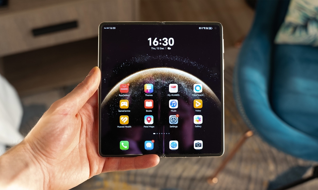 Huawei Mate X6 được thương mại quốc tế vào tháng 12/2024.