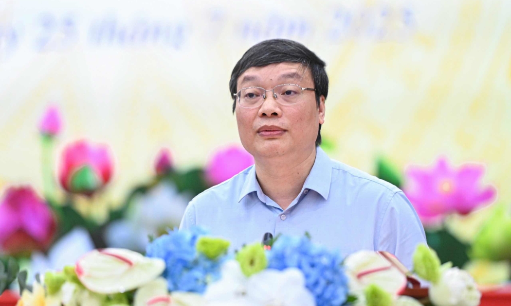 Thứ trưởng Bộ Nội vụ Trương Hải Long thông tin về việc giải quyết chế độ, chính sách cho công chức nghỉ việc. Ảnh: Hải Long.