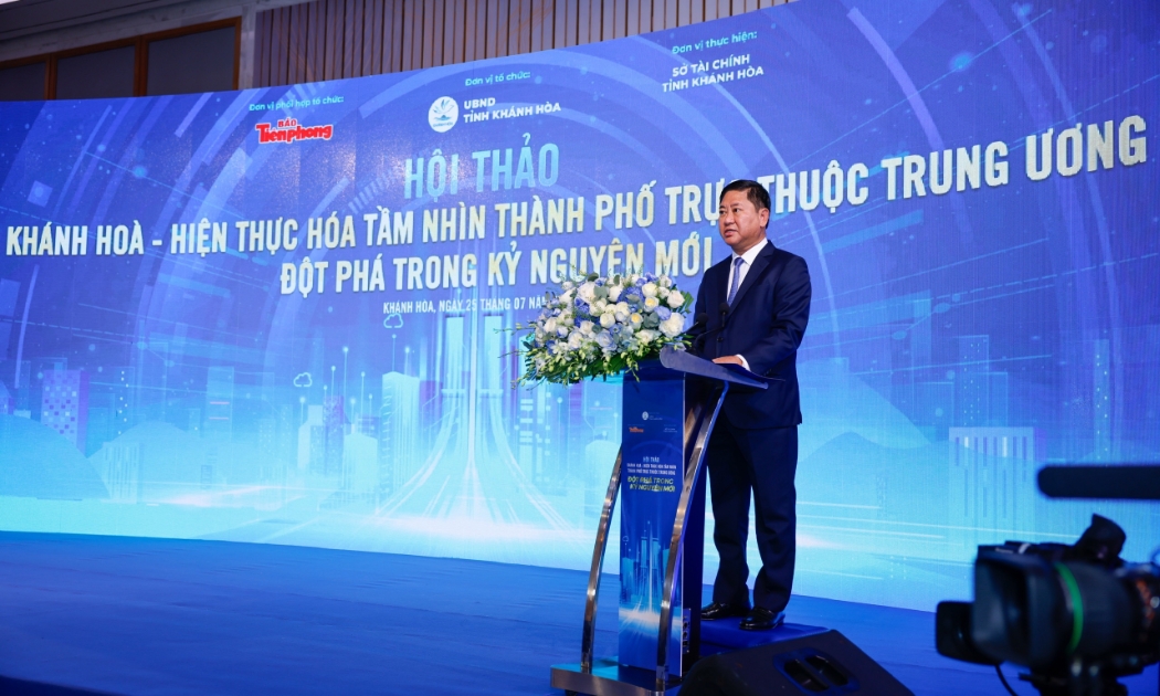 Ông Trần Quốc Nam, Phó Bí thư Tỉnh ủy, Chủ tịch UBND tỉnh Khánh Hòa, Trưởng đoàn Đại biểu Quốc hội tỉnh Khánh Hòa phát biểu khai mạc.