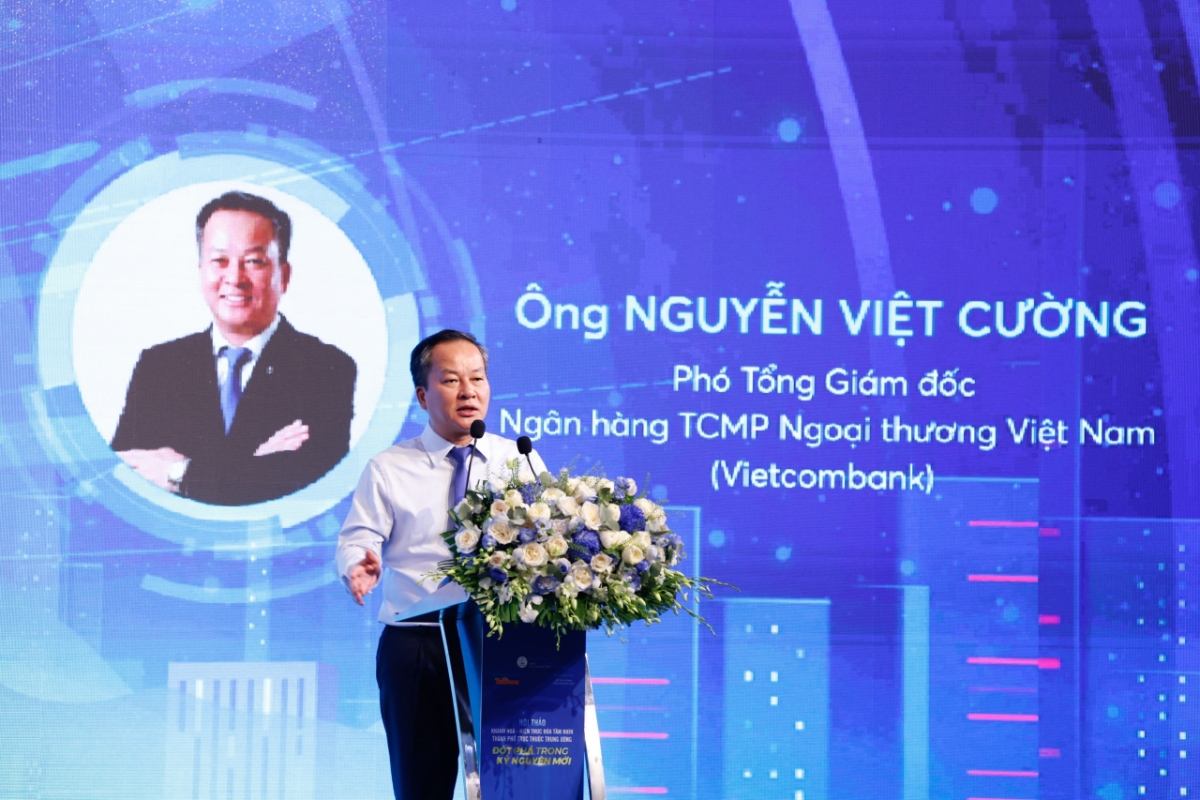 &Ocirc;ng Nguyễn Việt Cường, Ph&oacute; Tổng Gi&aacute;m đốc Ng&acirc;n h&agrave;ng TMCP Vietcombank, cho biết Vietcombank đang triển khai nhiều g&oacute;i t&iacute;n dụng ưu đ&atilde;i để hỗ trợ vốn cho doanh nghiệp đầu tư.