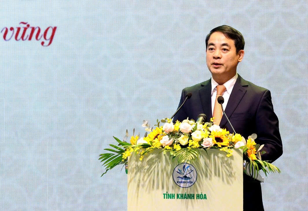 B&iacute; thư Tỉnh ủy tỉnh Kh&aacute;nh H&ograve;a Nghi&ecirc;m Xu&acirc;n Th&agrave;nh ph&aacute;t biểu tại hội nghị.